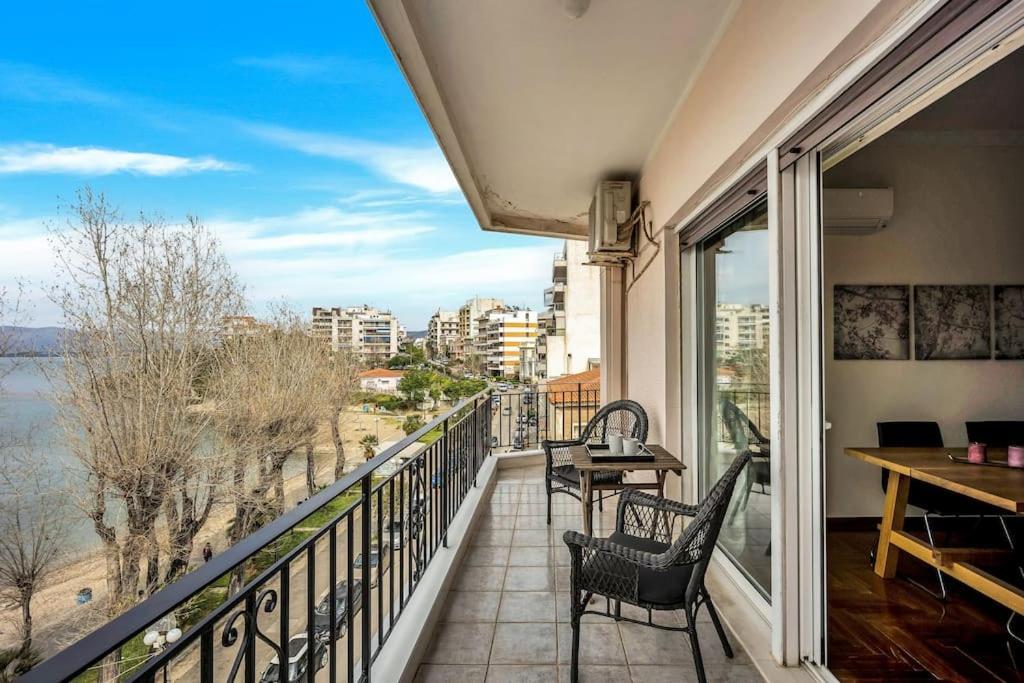 Bright Central Apartment With Splendid Sea View! Chalkís 外观 照片