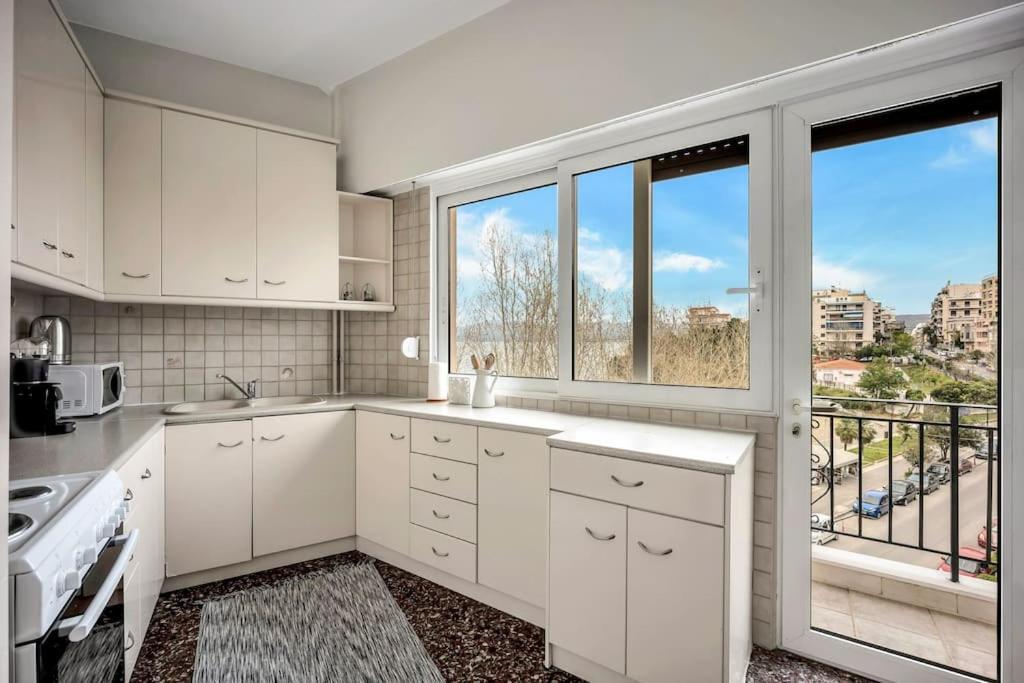 Bright Central Apartment With Splendid Sea View! Chalkís 外观 照片