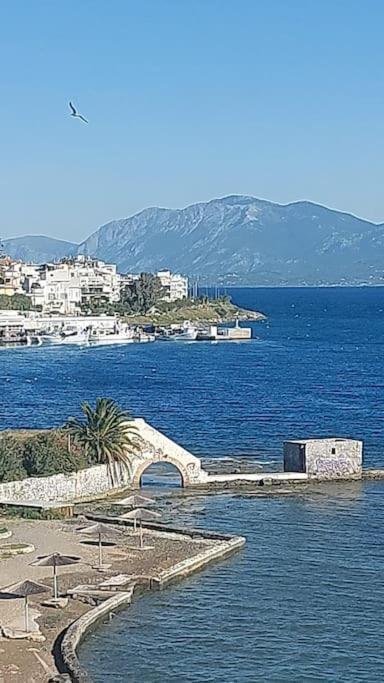 Bright Central Apartment With Splendid Sea View! Chalkís 外观 照片