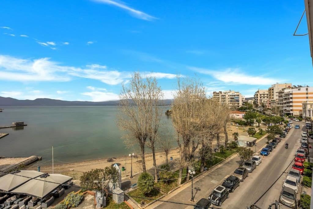 Bright Central Apartment With Splendid Sea View! Chalkís 外观 照片