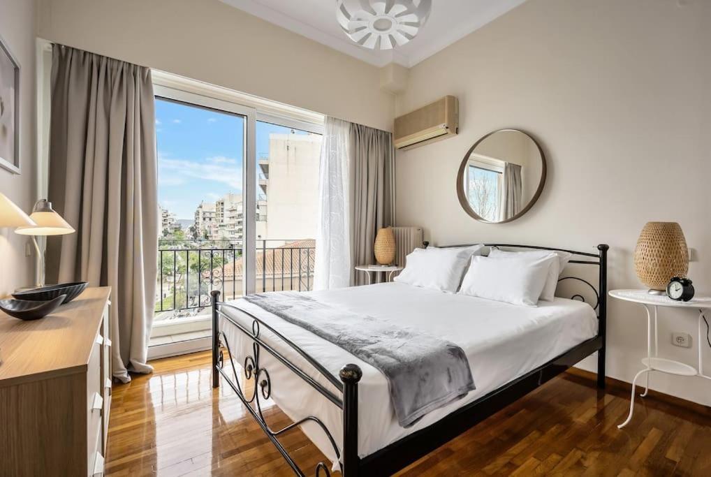 Bright Central Apartment With Splendid Sea View! Chalkís 外观 照片